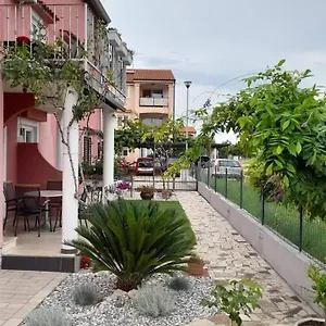  Apartment Dragica