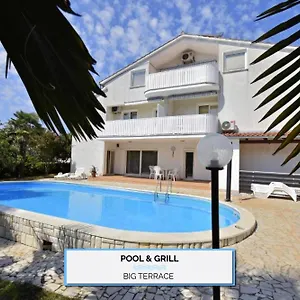  Apartment Marinela