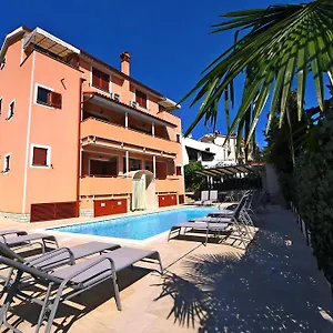  Apartment Zdjelar